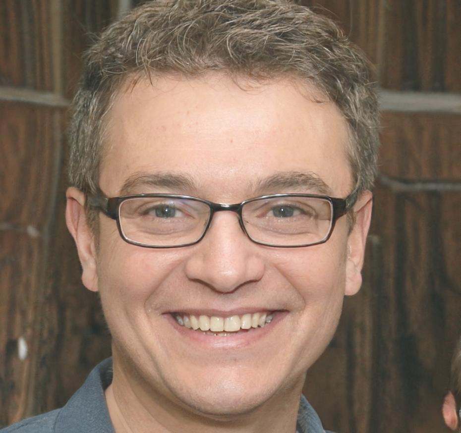 Conseiller financier Romain Delacroix